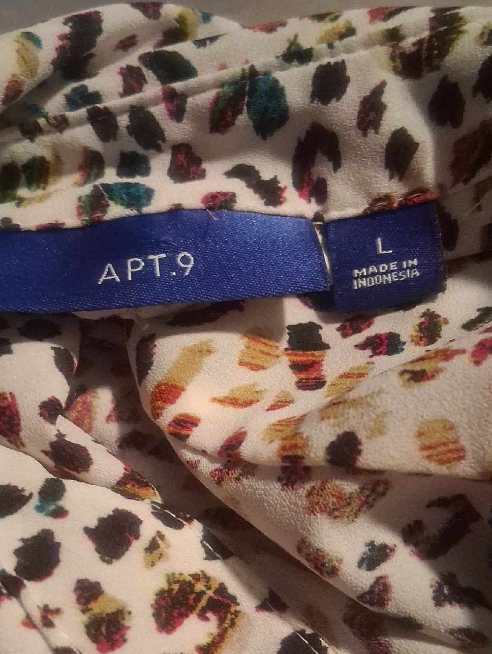 Apt. 9 Lightweight Button Down Blouse Animal Print Cream Base Size L - Picture 2 of 9